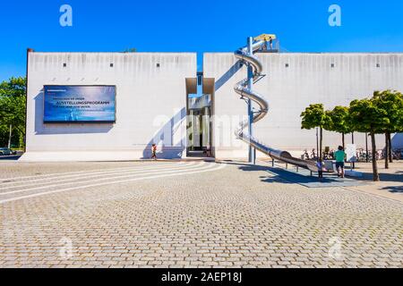 BONN, Deutschland - 29. JUNI 2018: Bundeskunsthalle oder die Kunst- und Ausstellungshalle in Bonn, Deutschland Stockfoto