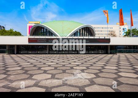 DORTMUND, Deutschland - Juli 04, 2018: Dortmund Opernhaus ist ein Opernhaus im Zentrum der Stadt Dortmund, Deutschland Stockfoto