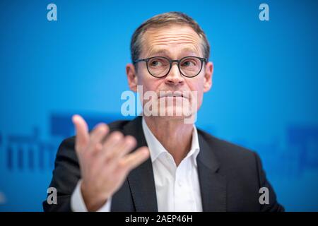 Berlin, Deutschland. 10 Dez, 2019. Michael Müller (SPD), Regierender Bürgermeister von Berlin, besucht eine Pressekonferenz des Berliner Senats. Credit: Fabian Sommer/dpa/Alamy leben Nachrichten Stockfoto