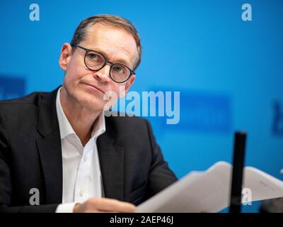 Berlin, Deutschland. 10 Dez, 2019. Michael Müller (SPD), Regierender Bürgermeister von Berlin, besucht eine Pressekonferenz des Berliner Senats. Credit: Fabian Sommer/dpa/Alamy leben Nachrichten Stockfoto