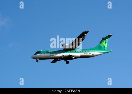 Aer Lingus ATR 72-600 Landung am Flughafen Birmingham, UK (EI - FAV) Stockfoto