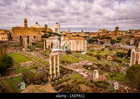 Panoramablick auf das Forum Romanum, Rom, Italien Stockfoto