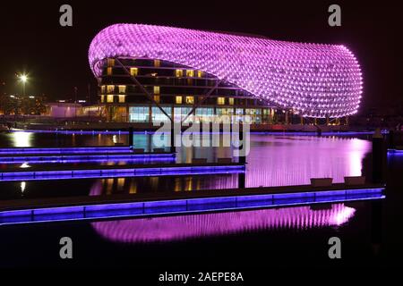 Yas Viceroy Hotel, Abu Dhabi, Vereinigte Arabische Emirate Stockfoto