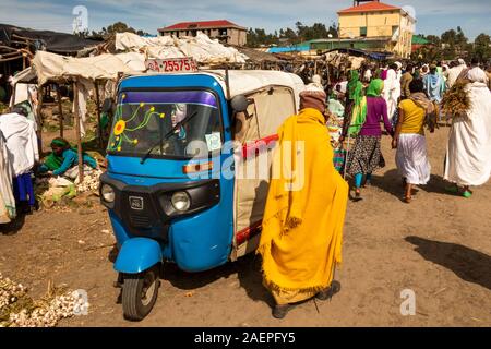 Äthiopien, Amhara-region, Dabat, kleinen lokalen Markt, Transport, Bajaj autorickshaw RE Stockfoto