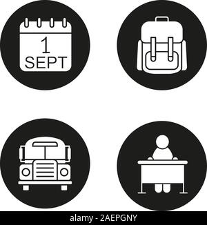 Schule und Bildung Glyphe Symbole gesetzt. 1. September Datum, Schulbus, Student's Rucksack, Schüler am Schreibtisch sitzen. Vektor weisse Silhouetten Abbildung Stock Vektor