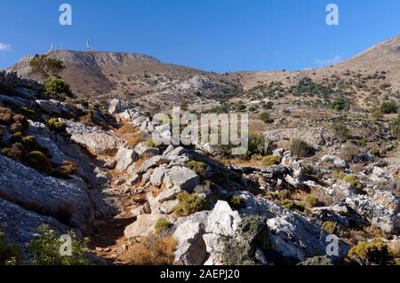 Fußweg vom Mikro Horio zu Lethra Strand, Tilos, Dodecanese Inseln, südliche Ägäis, Griechenland. Stockfoto