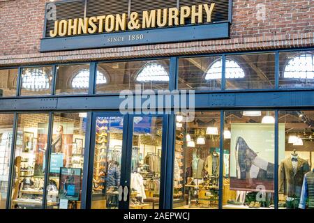 Orlando Florida Lake Buena Vista Downtown Disney Springs, Einkaufszentrum im Freien, Johnston & Murphy, Geschäft, Haushaltswaren, amerikanische Schuhschuhe für Männer Stockfoto