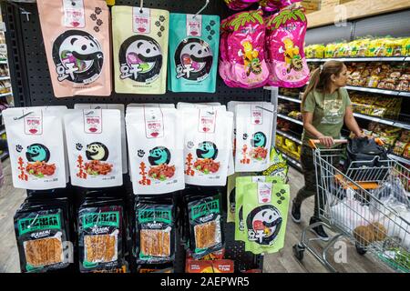 Orlando Florida, East Colonial Drive, Little Vietnam, Asian, iFresh Market, innen, Süßigkeiten, Snacks, Taschen, Ausstellungsverkauf, FL190920140 Stockfoto
