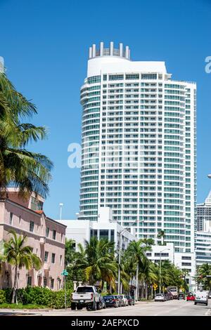 Miami Beach Florida, Middle Beach, Collins Avenue, Fontainebleau Hotel, Tresor Tower Suites, Hochhaus-Wohngebäude mit Eigentumswohnungen, modernistischer Architekt Stockfoto