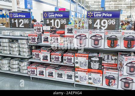 Miami Florida, Hialeah, Walmart, Discounter großes Kaufhaus, innen, Einkaufen, Küche, Kochgeschirr, Panini-Presse, Elektrodruckherd, Bene c Stockfoto