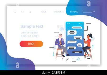 Frau Mann mit online mobile Chat app soziales Netzwerk Sprechblase Kommunikationskonzept mix Rennen Geschäftsleute Paar in der Nähe der Bildschirm des Smartphones horizontale kopieren Raumzeiger Abbildung: Chat Stock Vektor