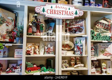 Vero Beach Florida, Cracker Barrel Country Store, Restaurant, Souvenirladen, Einkaufen, Ausstellungsverkauf, Weihnachten, Ferienhaus-Dekor, Display, FL191110193 Stockfoto