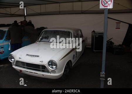 1965 Konsul Ford-Lotus Cortina Mk1 Fahrer BSCC Stuart Clark jtw 497 c Goodwood Motor Racing Chichester West Sussex Stockfoto