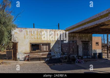 Wittling Brüder Tankstelle, 1968 geschlossen, bei Newberry Quellen entlang der Route 66 in Kalifornien, USA [kein Eigentum Freigabe; für redaktionelle Läuse verfügbar Stockfoto