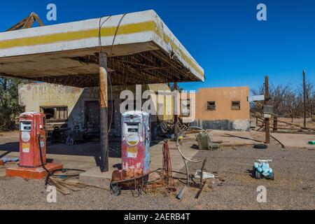 Wittling Brüder Tankstelle, 1968 geschlossen, bei Newberry Quellen entlang der Route 66 in Kalifornien, USA [kein Eigentum Freigabe; für redaktionelle Läuse verfügbar Stockfoto