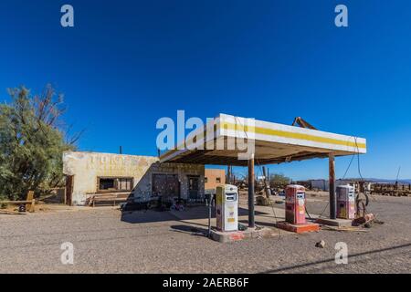 Wittling Brüder Tankstelle, 1968 geschlossen, bei Newberry Quellen entlang der Route 66 in Kalifornien, USA [kein Eigentum Freigabe; für redaktionelle Läuse verfügbar Stockfoto