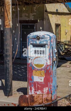 Wittling Brüder Tankstelle, 1968 geschlossen, bei Newberry Quellen entlang der Route 66 in Kalifornien, USA [kein Eigentum Freigabe; für redaktionelle Läuse verfügbar Stockfoto