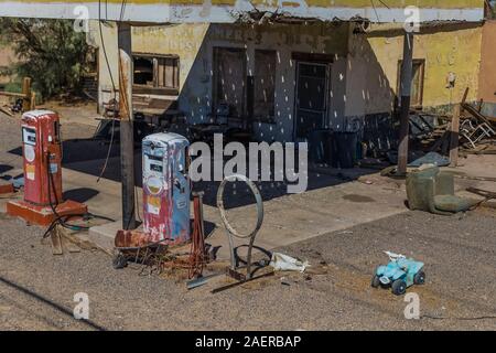 Wittling Brüder Tankstelle, 1968 geschlossen, bei Newberry Quellen entlang der Route 66 in Kalifornien, USA [kein Eigentum Freigabe; für redaktionelle Läuse verfügbar Stockfoto