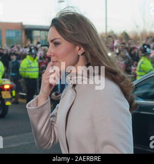 Die Herzogin von Cambridge zu einem offiziellen Besuch in Peterborough City Hospital im November 2012. Stockfoto