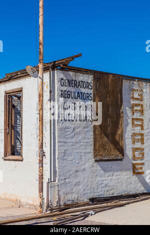 Ruinen einer alten Tankstelle in der Geisterstadt Ludlow entlang der Route 66 in Kalifornien, USA [kein Eigentum Freigabe; für redaktionelle Lizenzierung verfügbar Stockfoto