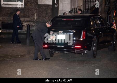 US-Präsident Donald Trump und First Lady Melania Trump besuch Nr. 10 Downing Street für ein Apéro vor dem 70. Jahrestag der NATO-Gipfel. Großbritannien Stockfoto