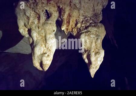 Stalagtite Ausbildung in Tham Lot Höhle, Mae Hong Son Provinz, Thailand Stockfoto