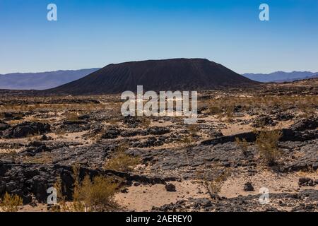 Amboy Krater, ein BLM-verwalteten National Natural Landmark entlang der Route 66 in Kalifornien, USA Stockfoto