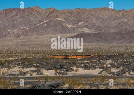 Amboy Krater, ein BLM-verwalteten National Natural Landmark entlang der Route 66 in Kalifornien, USA Stockfoto