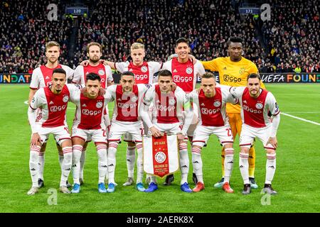 Amsterdam, Niederlande. 10 Dez, 2019. AMSTERDAM, 10-12-2019, JohanCruyff Arena, Saison 2019/2020 an der UEFA Champions League zwischen Ajax und FC Valencia. Ajax-player Joel Veltman, Ajax player Daley Blind, Ajax-player Donny van de Beek, Ajax player Lisandro Martinez, Ajax-keeper Andre Onana, Ajax player Edson Alvarez, Ajax-player Lisandro Martinez, Ajax-player Hakim Ziyech, Ajax player Dusan Tadic, Ajax-player Noa Lang, Ajax-player Nico Tagliafico Credit: Pro Schüsse/Alamy leben Nachrichten Stockfoto