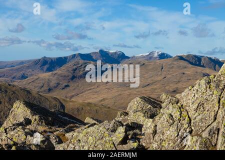 Auf Scafell Pike von Swirl How, Cumbria in England. Stockfoto