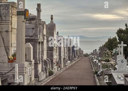 19. jahrhundert Wal Friedhof Erbe der Stadt Castro Urdiales und erklärte der kulturellen Interesse mit der Kategorie des Baudenkmals, Kantabrien, Spanien. Stockfoto