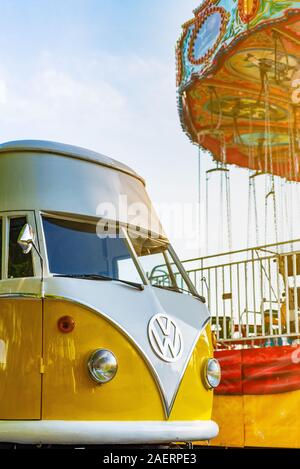 Classic vintage gelb Volkswagen Transporter Wohnmobil. Cheboksary, Russland, 15/07/2019 Stockfoto