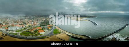 Luftbild des Duero de Foz an der Mündung des Fluss Duero fließt in den Atlantischen Ozean mit Forte De Sao Joao Baptista bewachen den Eingang Stockfoto