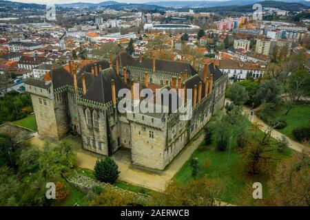 Luftaufnahme des Paco dos Duques de Braganca in Guimareas Portugal Stockfoto