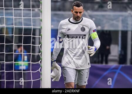 Mailand, Italien. 10 Dez, 2019. samir handanovic (inter-) während des Turniers rund - Inter vs Barcelona, Fussball Champions League Männer Meisterschaft in Mailand, Italien, 10. Dezember 2019 Quelle: Unabhängige Fotoagentur/Alamy leben Nachrichten Stockfoto