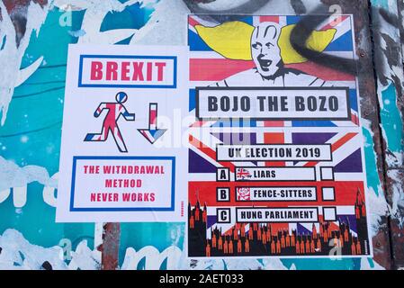 Protest der Plakate auf brexit und auf der kommenden britischen Wahlen 2019 Übersicht möglich Wahloptionen als Lügner (Tories), Zaun sitters (Arbeit) und hing Parl Stockfoto