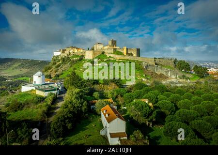 Luftaufnahme der Burg von Palmela Hotel Pousada in der Nähe von Setubal Portugal mit blauem Himmel Stockfoto