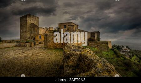 Luftaufnahme der Burg von Palmela Hotel Pousada in der Nähe von Setubal Portugal mit blauem Himmel Stockfoto