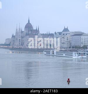 Budapester Parlament derzeit das größte Gebäude in Ungarn. Stockfoto
