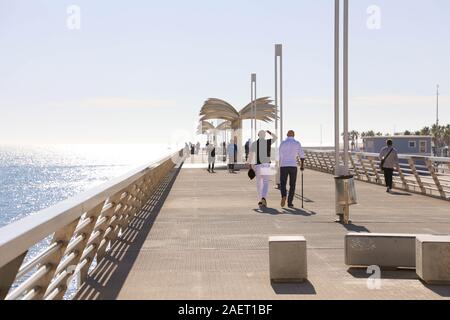 ALICANTE, Spanien - 30. NOVEMBER 2019: Promenade in Alicante, Spanien Stockfoto