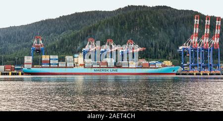 Fairview Container Terminal mit Maersk Kokura, Prince Rupert, British Columbia. Stockfoto