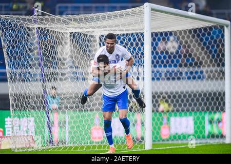 Brasilianische Fußballspieler Johnathan Aparecido da Silva, gemeinhin als Johnathan bekannt, hoch, und deutscher Fußballspieler Sandro Wagner, unten, Spieler von Ti Stockfoto