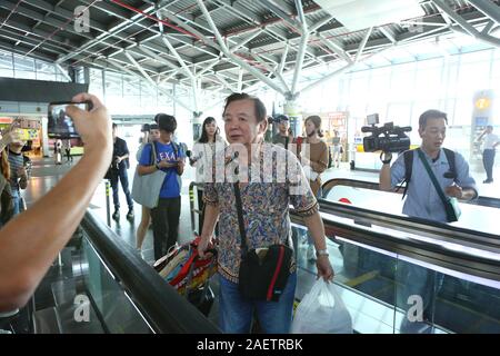 ** ** Taiwan Taiwan, Modell, Schauspielerin, Sängerin und Fernsehen host Lin Chi-ling und ihr Ehemann Ryohei Kurosawa mit Familie treffen am Bahnhof Stati Stockfoto