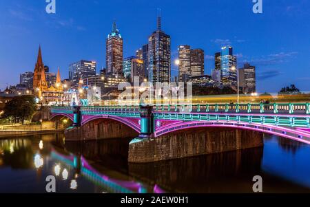 Die Sicht auf Melbourne von der Southbank, Victoria, Australien. Stockfoto