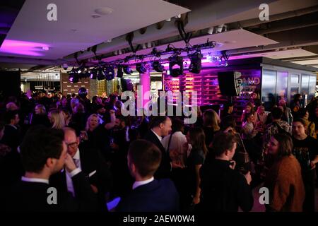 Berlin, Deutschland. 10 Dez, 2019. Übersicht am KaDeWe Grand opening - Die Reise geht weiter" im KaDeWe. Credit: Gerald Matzka/dpa-Zentralbild/ZB/dpa/Alamy leben Nachrichten Stockfoto