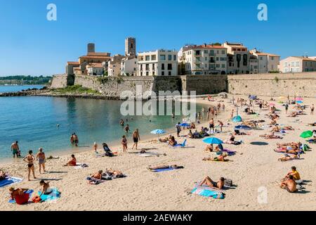 Plage de La Gravette Strand, Antibes, Côte d'Azur, Provence, Frankreich, Europa Stockfoto