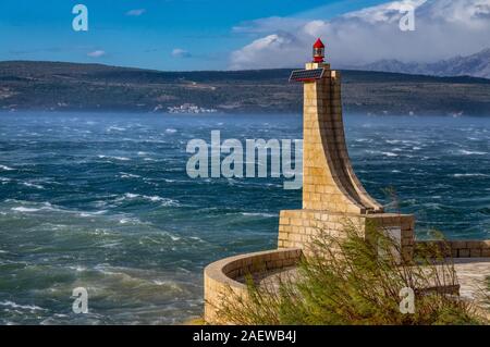 Winter in Novigrad, mit starkem Wind Bura Stockfoto