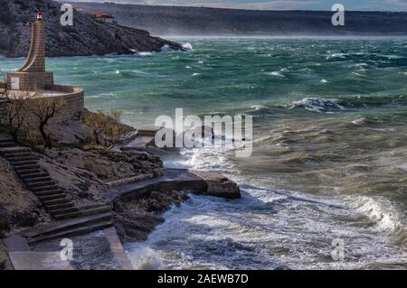 Winter in Novigrad, mit starkem Wind Bura Stockfoto