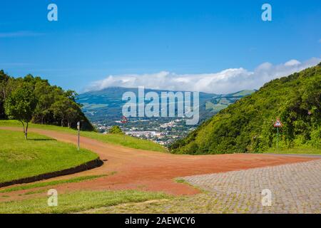 Reserva florestal de Recreio do Monte Brasil. Blick auf die grüne Heels. Terceira, Azoren Portugal. Stockfoto