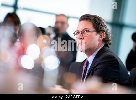 Berlin, Deutschland. 11 Dez, 2019. Andreas Scheuer (CSU), Bundesminister für Verkehr und digitale Infrastruktur, nimmt an der Sitzung des Bundeskabinetts im Bundeskanzleramt. Credit: Kay Nietfeld/dpa/Alamy leben Nachrichten Stockfoto